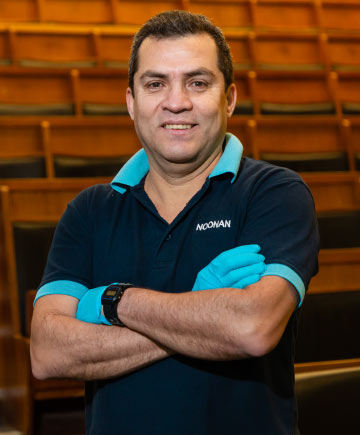cleaning-op-education-sector Cleaning operative in the education sector